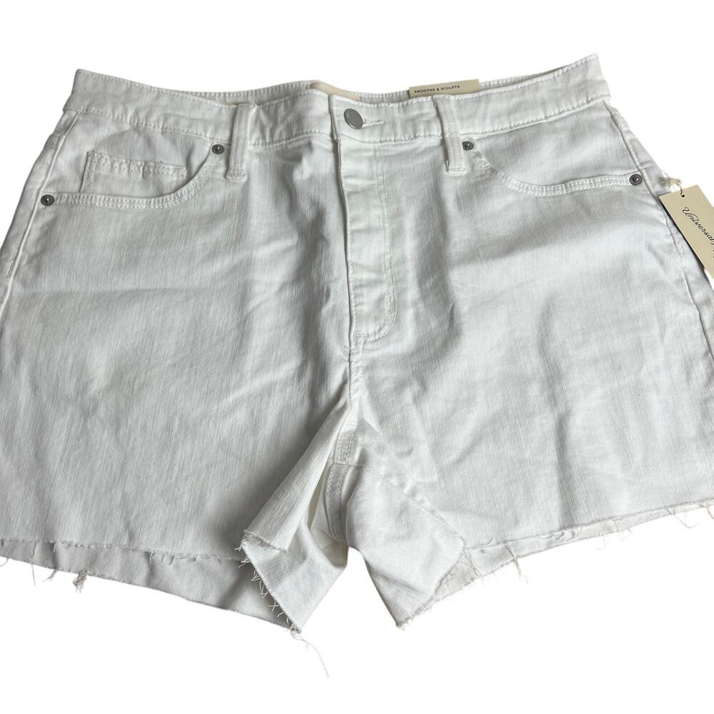 Universal Thread Women's White High-Rise Midi Jean Shorts - Size 14 - NWT